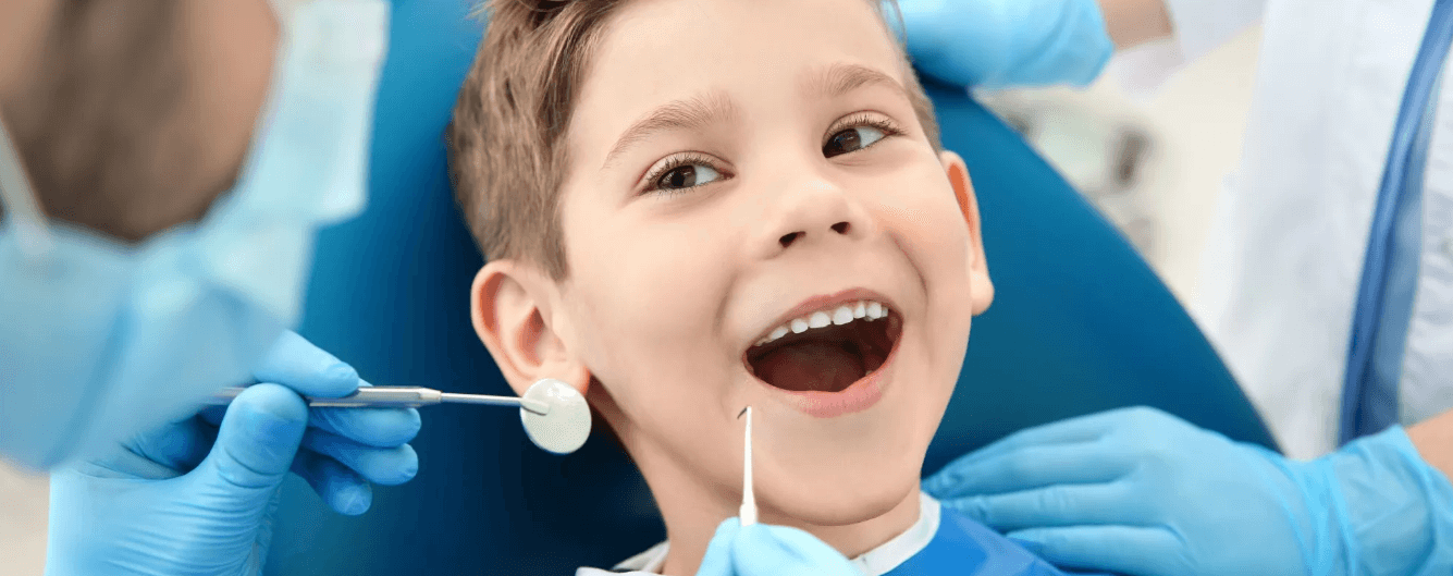 Удаление молочного зуба ребенку